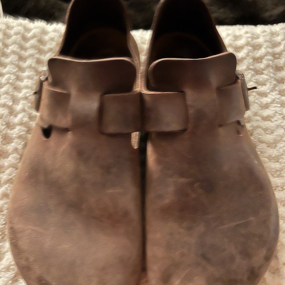 Birkenstock London women’s closed toe clogs size 37.
